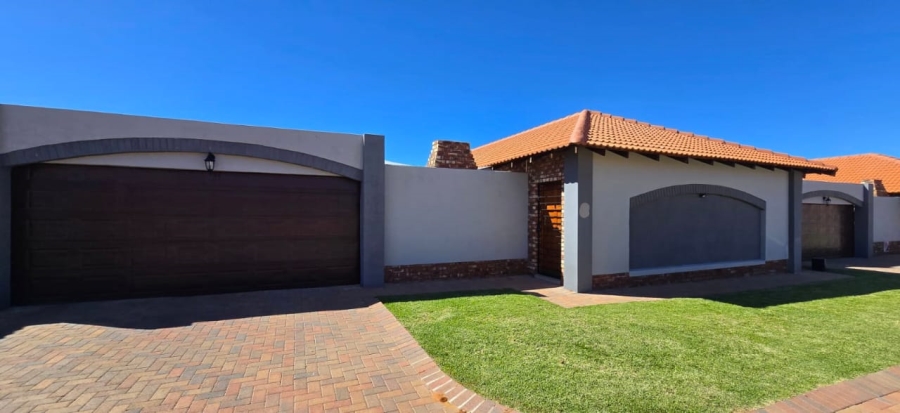 4 Bedroom Property for Sale in Flamwood North West